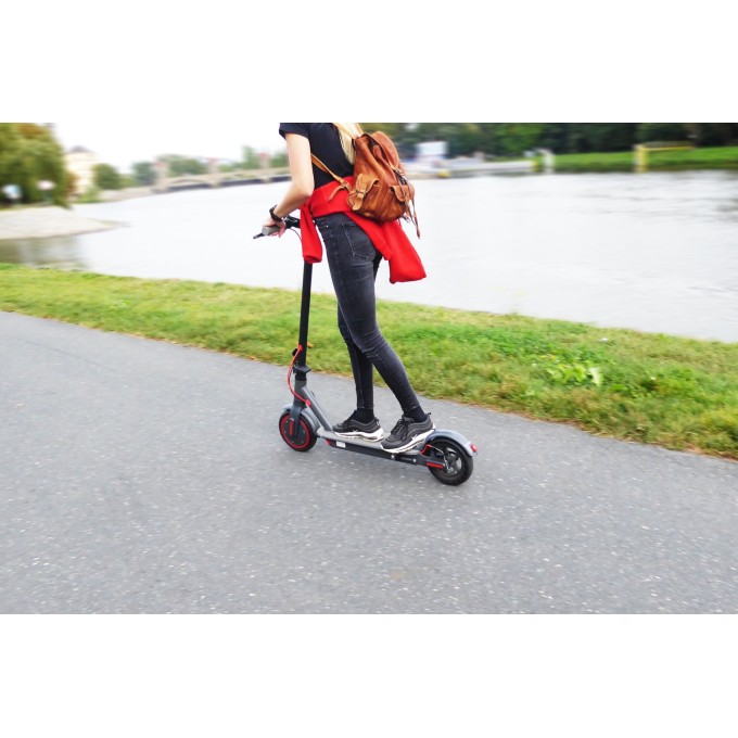 Trotinetă electrică AERIUM AOVO PRO neagră